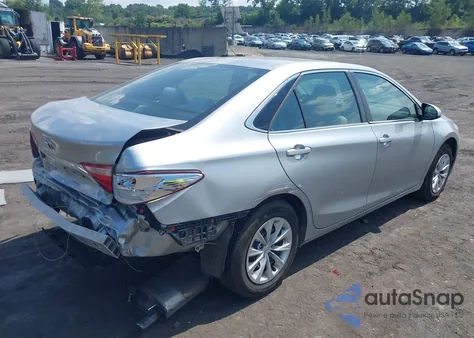 2017 Toyota Camry Le z USA, uszkodzony, nr VIN 4T1BF1FK2HU733480